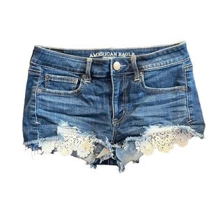 America Eagle; Women’s Soze 6- Demin Frayed Jean Shorts with Lace Pockets